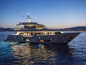 Vegyél 2016 Ferretti Yachts Custom Line 28 Navetta