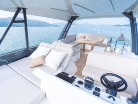 Buy 2022 Prestige Yachts 520