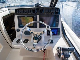 2020 Boston Whaler Boats 325 Conquest
