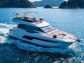 Vegyél 2018 Prestige Yachts 520