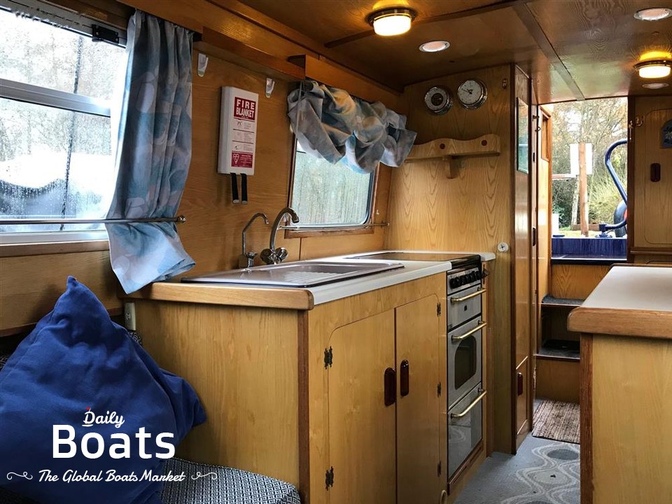 1998 Sea Otter 26 Narrowboat for sale. View price, photos and Buy 1998