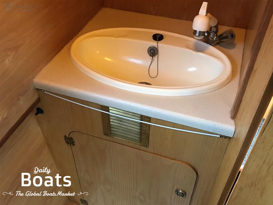 1998 Sea Otter 26 Narrowboat for sale. View price, photos and Buy 1998