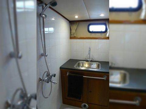 1993 Valkkruiser Content til salg