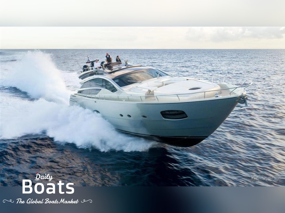 2015 Pershing 82