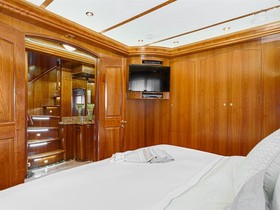2005 Horizon 106 Tri-Deck Motor Yacht