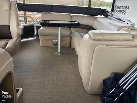2019 Sun Tracker 20 Party Barge