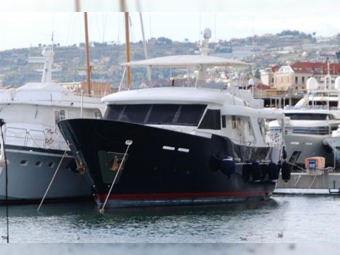 2000 Benetti 75