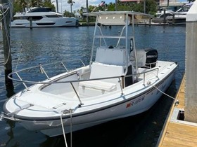 Boston Whaler Boats 200 Outrage