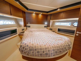 Osta 2018 Azimut Yachts 72