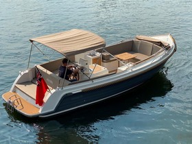 2017 Interboat 820 Intender til salgs