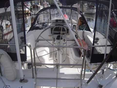 1987 Hunter 37