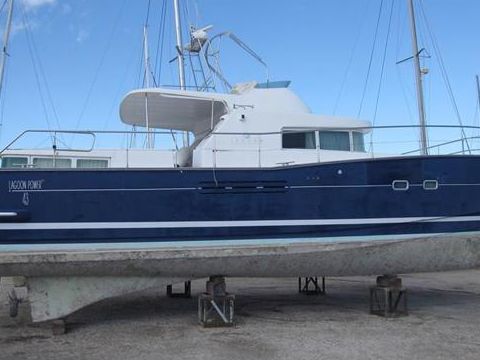 Lagoon Power 43
