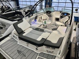 2023 Chaparral Boats 230 Ssi