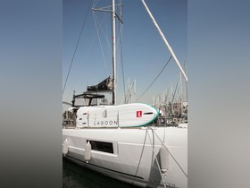 2021 Lagoon Catamarans 400