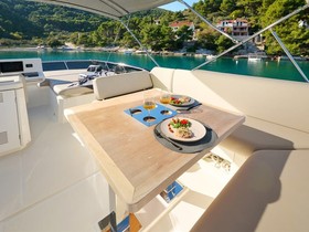 2019 Prestige Yachts 520