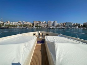 2010 Ferretti Yachts Altura 84