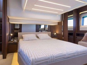 2022 Prestige Yachts 520
