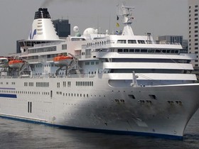 Commercial Boats Cruise Ship 680 Passenger