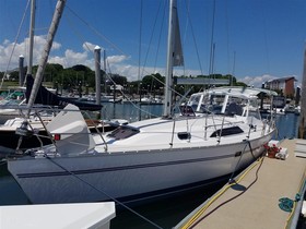 Catalina Yachts 355