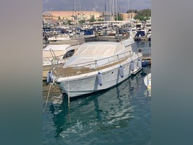 Ferretti Yachts Altura 52