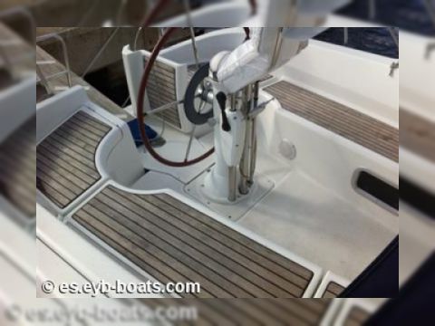 Beneteau Oceanis 323