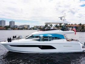 2020 Prestige Yachts 520