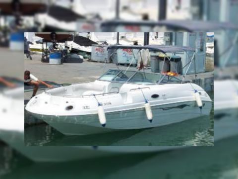 Mariah 245 Deckboat