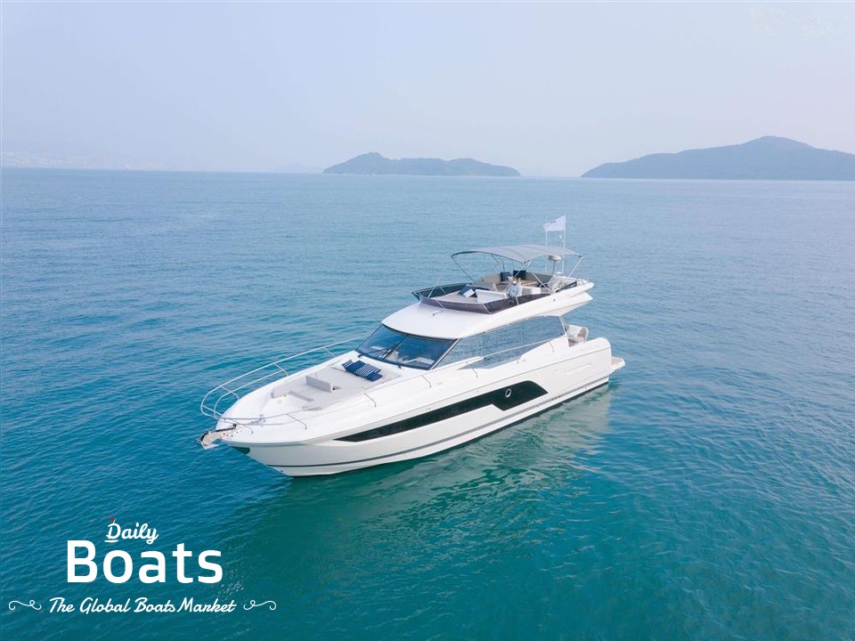 2022 Prestige Yachts 590