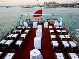 Vegyél 2011 Commercial Boats 600 Pax Restaurant
