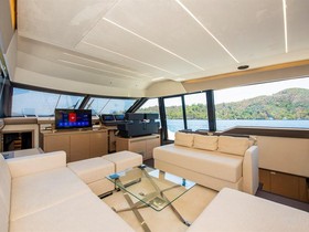 2019 Prestige Yachts 680 in vendita