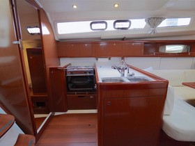 2010 Bénéteau Boats Oceanis 370 za prodaju