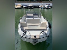 2017 Bénéteau Boats Flyer 8.8 Spacedeck