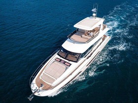 2020 Prestige Yachts 680