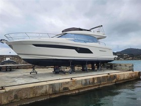 Купити 2022 Prestige Yachts 520