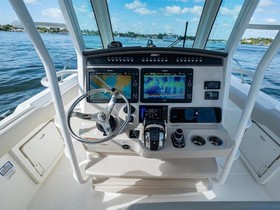 2018 Boston Whaler Boats 330