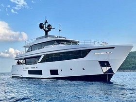 Ferretti Yachts Custom Line 30 Navetta
