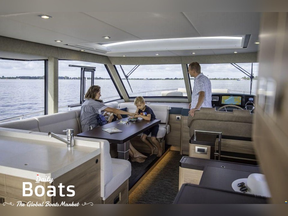 Sleep boat. Boarncruiser elegance 1500. boarnstream 42 cabrio. яхта дом бар водитель мем. sleeper boat.