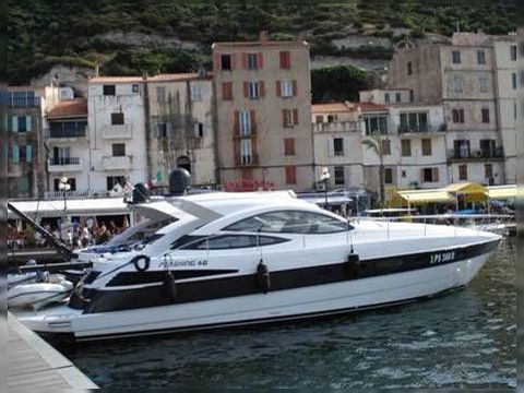 Pershing 46