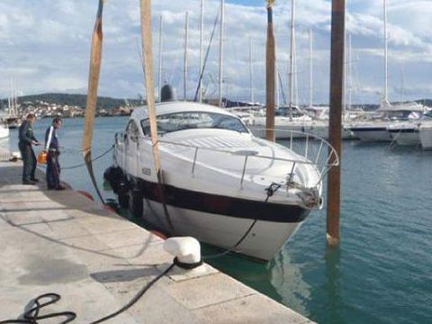 Pershing 46