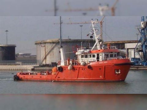  Commercial Vessel Crew Boat 5