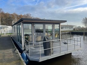 Isola Special Houseboat