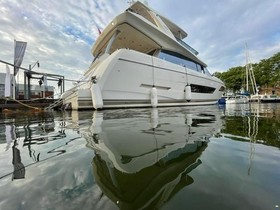 Vegyél 2018 Prestige Yachts 680