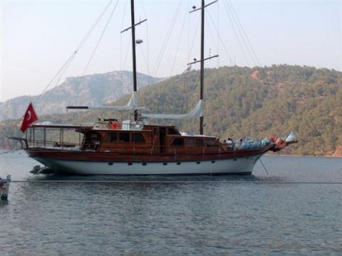  24 M 1990 Gulet