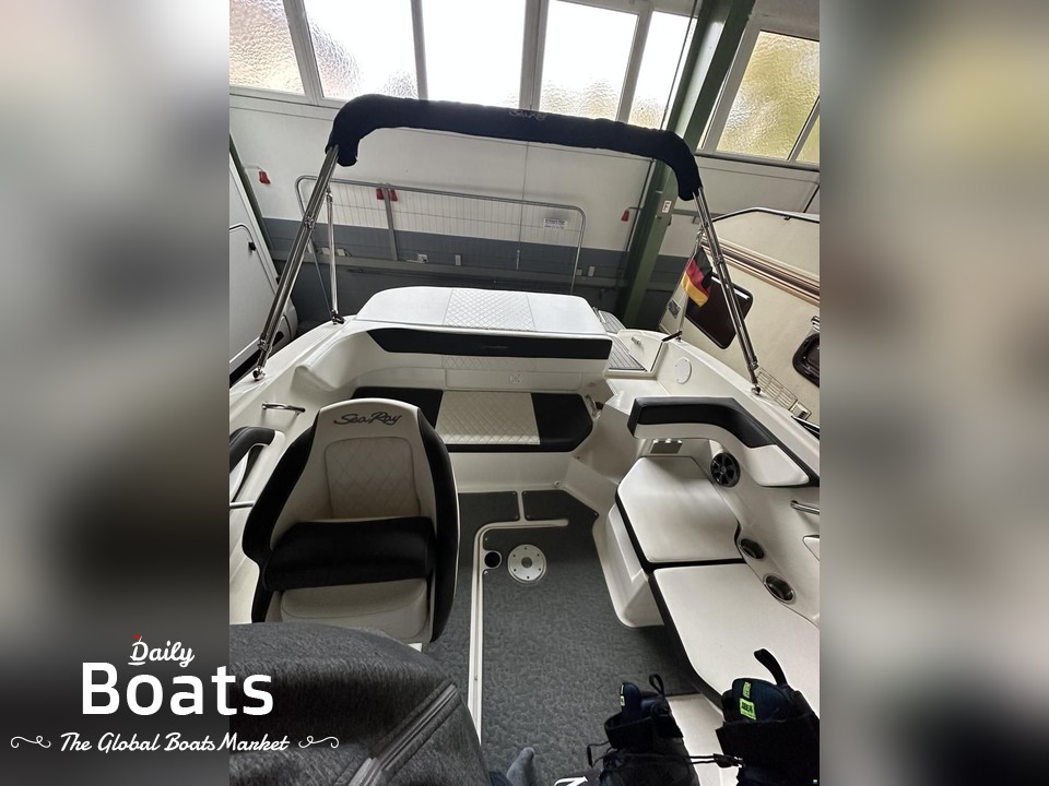 2019 Sea Ray 190 Spxe & Steinbach Trailer for sale. View price, photos