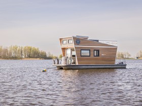 Vegyél 2020 Varende Houseboat 10 X 3.6