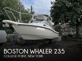 Boston Whaler 235 Conquest