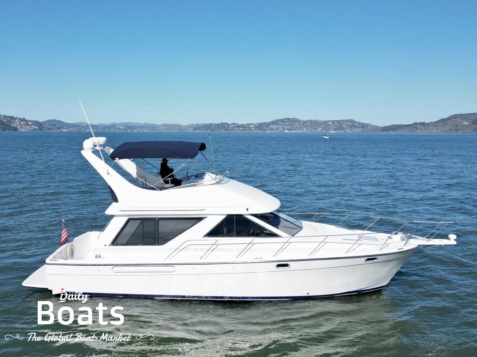 2000 Bayliner 3988 Command Bridge