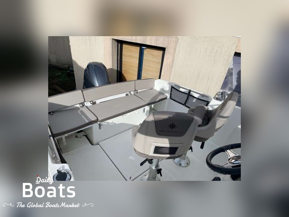 2017 Jeanneau Cap Camarat 5.5 Cc Style for sale. View price, photos and ...