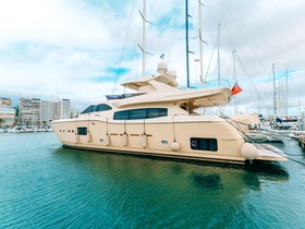 Osta 2010 Ferretti Yachts 840 Altura
