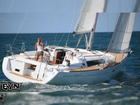 Beneteau Oceanis 37